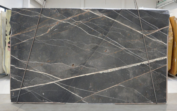 Calacatta Black Marble Slabs - FS7137695 - 2500 x 1650 x 20 mm