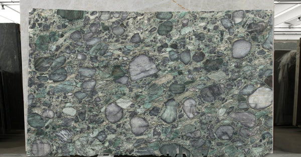 Emerald Green Quartzite Slabs - FS42319120 - 3200 x 1900 x 20 mm