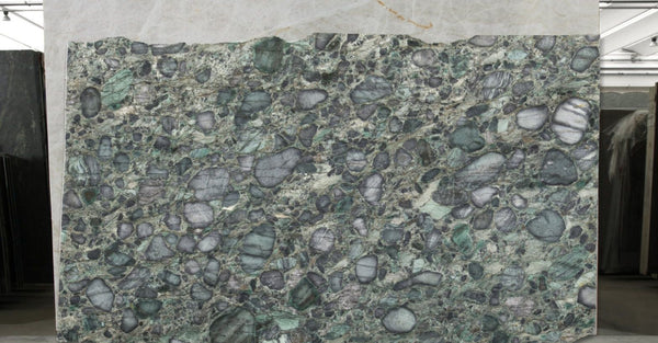 Emerald Green Quartzite Slabs - FS42319120 - 3200 x 1900 x 20 mm